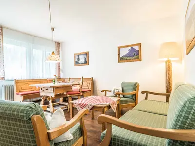 Der Wohn- und Essbereich in der Ferienwohnung D5