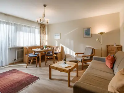 Der Wohn- und Essbereich in der Ferienwohnung Nr. C2