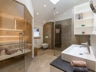 Badezimmer mit Sauna