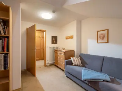 Wohn- und Essbereich mit Zugang zum Balkon