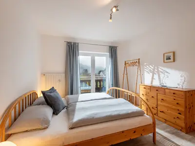 Schlafzimmer mit Doppelbett