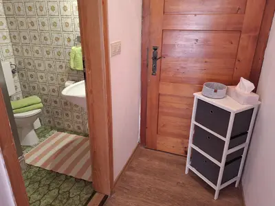 Gang mit Zugang zum Badezimmer