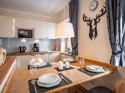 Essbereich mit angrenzender Küche