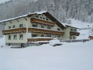 2608759-Ferienwohnung-5-Obergurgl-300x225-2