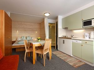 2608747-Ferienwohnung-4-Obergurgl-300x225-2