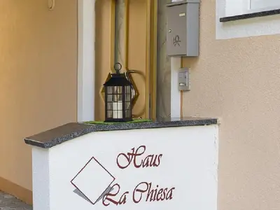 La Chiesa Haus Eingang