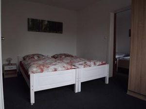 18306822-Ferienwohnung-7-Oberhausen-300x225-2