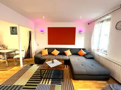 Ferienwohnung für 13 Personen (115 m²) in Oberhausen 1/10