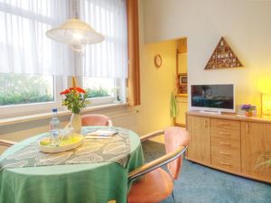 17888812-Ferienwohnung-3-Oberhof-300x225-4