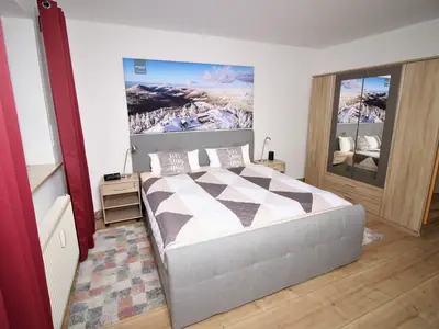 Boxspringbett mit Schrank