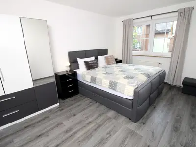 Schlafzimmer 1 mit Doppelbett