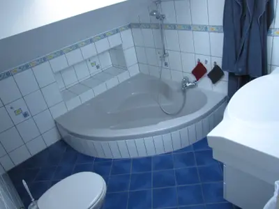 Großes Bad oben