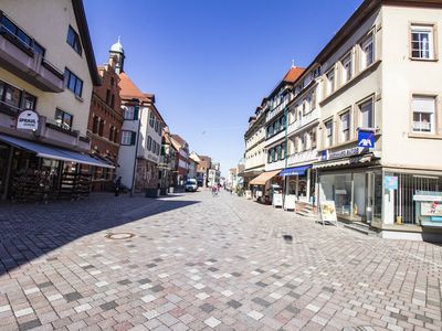 Im dritten Obergeschoss der AXA Vertretung befindet sich die Ferienwohnung