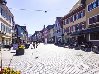 Oberkircher Zentrum mit zahlreichen Bars, Cafés und Restaurants