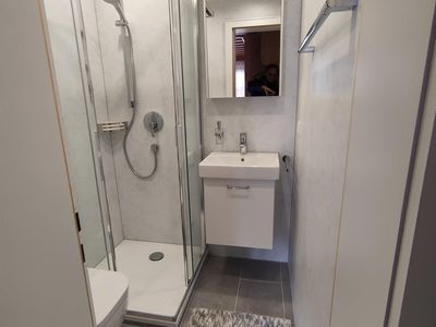 Ferienwohnung Steinbock - Bad mit Dusche, WC