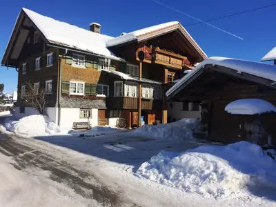 Hausansicht_Altbau