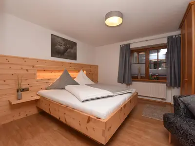 Zirbenbett-Schlafzimmer_JÄGERSTAND
