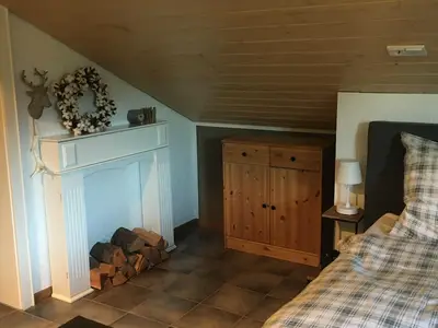 Schlafzimmer mit Boxspringbett 180x200