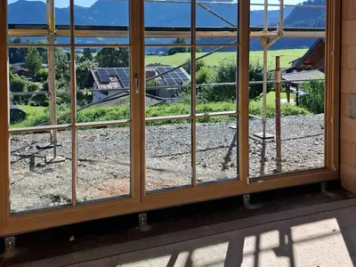 Ausblick auf Terrasse und Berge von Ferienwohnung