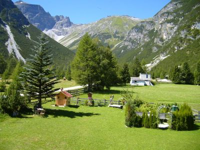 Haus_ Waldbauer_ vom Balkon der Wohnung Tribulaun