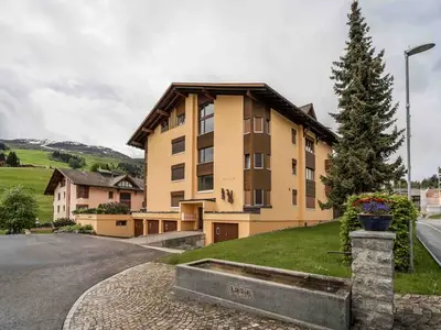 Ferienwohnung für 6 Personen in Obersaxen Affeier 1/10