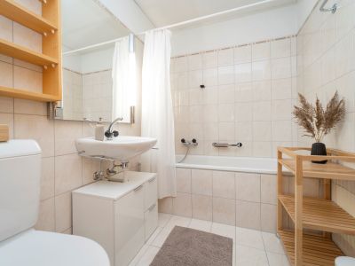 Ferienwohnung Cresta 54 - Badezimmer