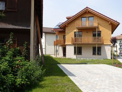 Außenansicht-Chalet-Marienbrunnen-Parkplatz