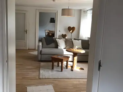 Wohnzimmer mit Küche