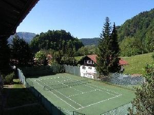 Haus Falkenberg Westseite - Tennisplatz