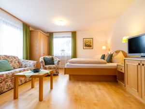 23333751-Ferienwohnung-2-Oberstdorf-300x225-1