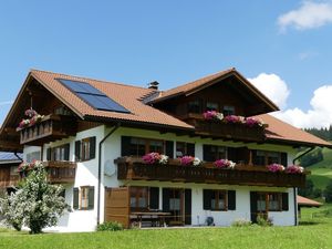 Der Hemerhof im Sommer