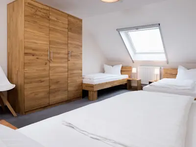 Schlafzimmer mit Einzelbetten