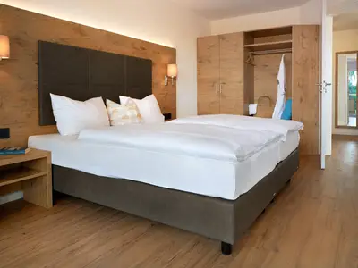 Schlafzimmer mit Boxspringbett