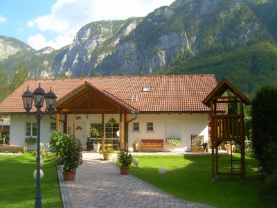 Außenansicht des Gebäudes. Vor dem Haus des Landhaus Bergidyll ****