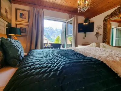 Schlafzimmer mit Südbalkon