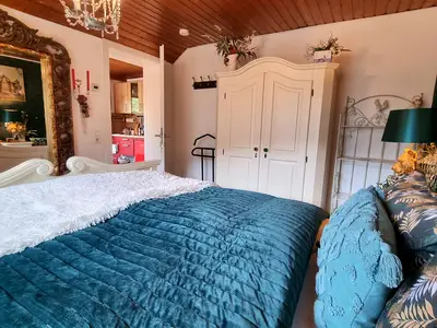 Schlafzimmer mit Südbalkon