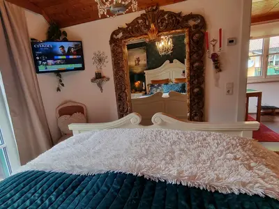 Schlafzimmer mit Südbalkon