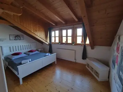 Schlafzimmer 1