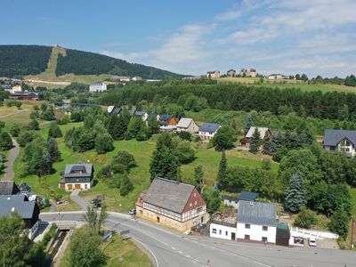 Luftaufnahme mit Fichtelberg