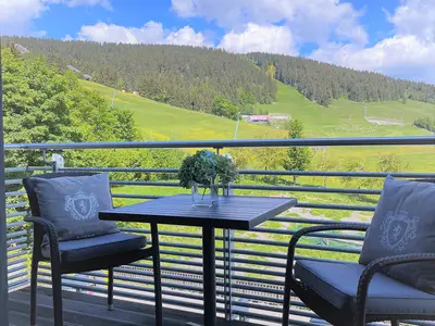 Balkon mit Bergblick