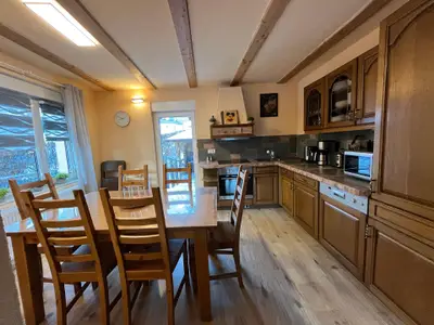 KÜCHE MIT ESSBEREICH