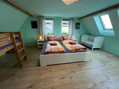 SCHLAFZIMMER 1