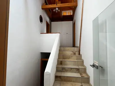 Treppenaufgang zu den Wohn