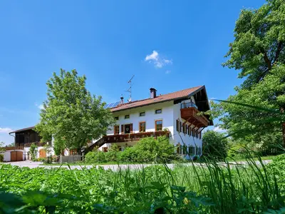 Unser Hof von aussen