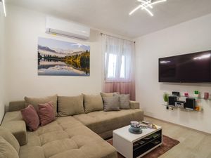 23741328-Ferienwohnung-8-Obrovac Sinjski-300x225-2