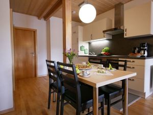 23539692-Ferienwohnung-5-Ochsenhausen-300x225-0