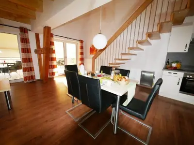 Ferienwohnung für 7 Personen (92 m²) in Ochsenhausen 1/10