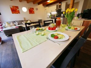 23539685-Ferienwohnung-5-Ochsenhausen-300x225-1