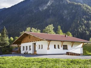 Ferienwohnung für 15 Personen (175 m²) in Oetz