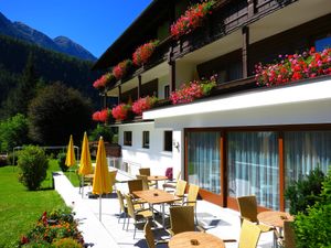 Oetz_Ötztal_Terrasse_Haus Marita